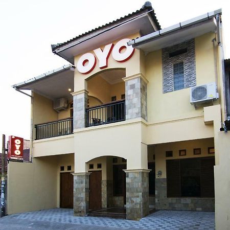 Oyo 931达拉德维家庭旅馆 日惹 外观 照片